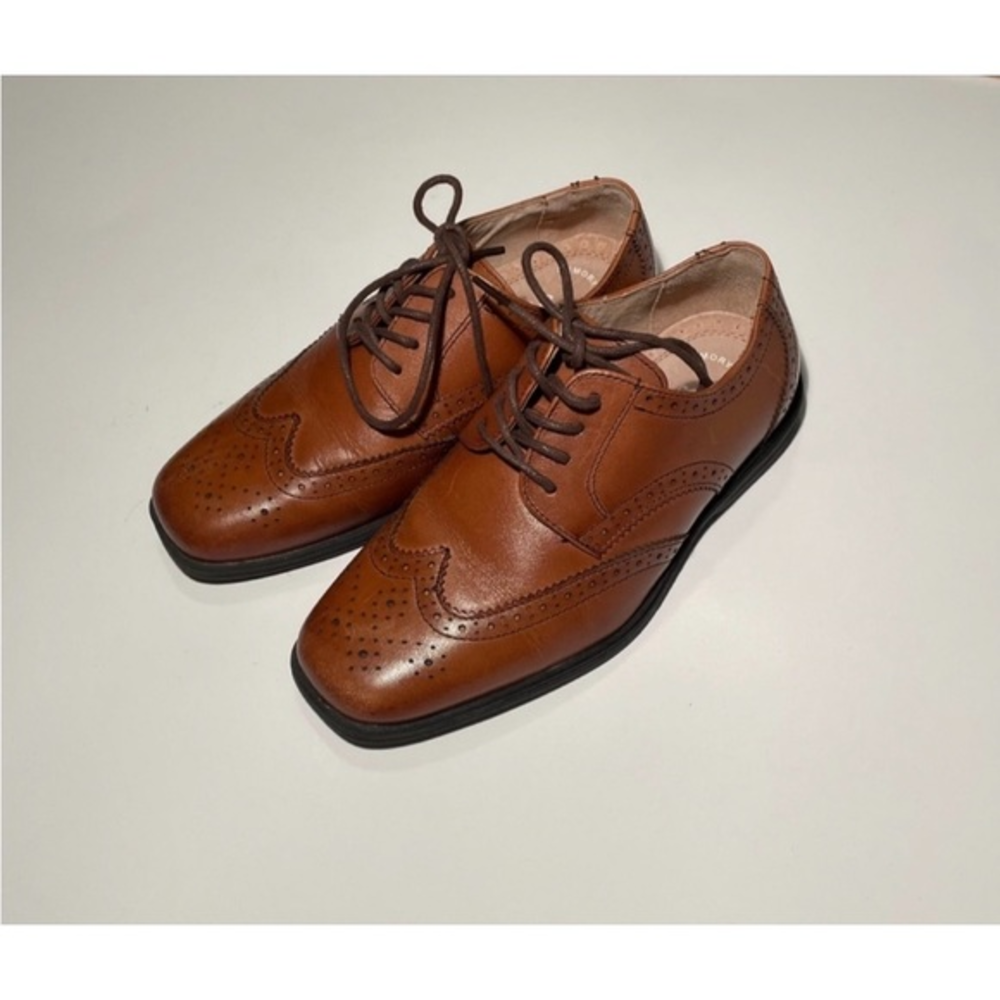 Florsheim Oxford Reveal Wingtip Jr. Leather Dress Shoes Boy size 2M